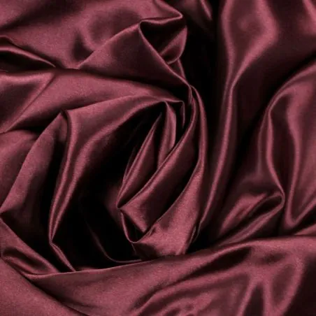 Tissu Satin uni de couleur bordeaux